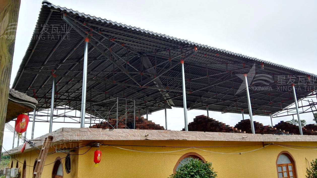 “鋼結(jié)構(gòu)+合成樹脂瓦”屋面建筑體系已被普遍應(yīng)用，促進(jìn)行業(yè)發(fā)展