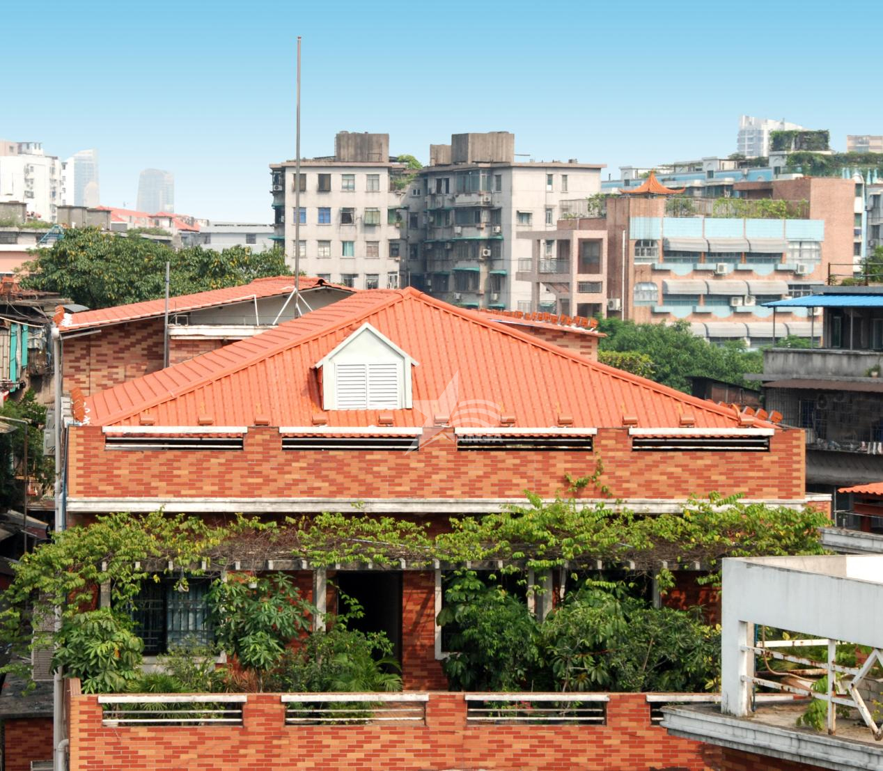 新農(nóng)村建房：琉璃瓦與合成樹脂瓦對(duì)比，何者更適合？